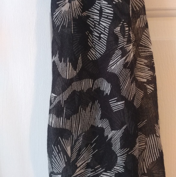 Scarf - Picture 2 of 3